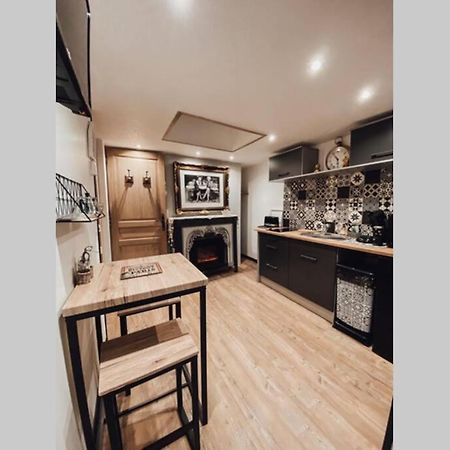 Appartement Romantique Parisien, Baignoire Retro Au Pied Du Lit Μπουλόν-Σιρ-Μερ Εξωτερικό φωτογραφία