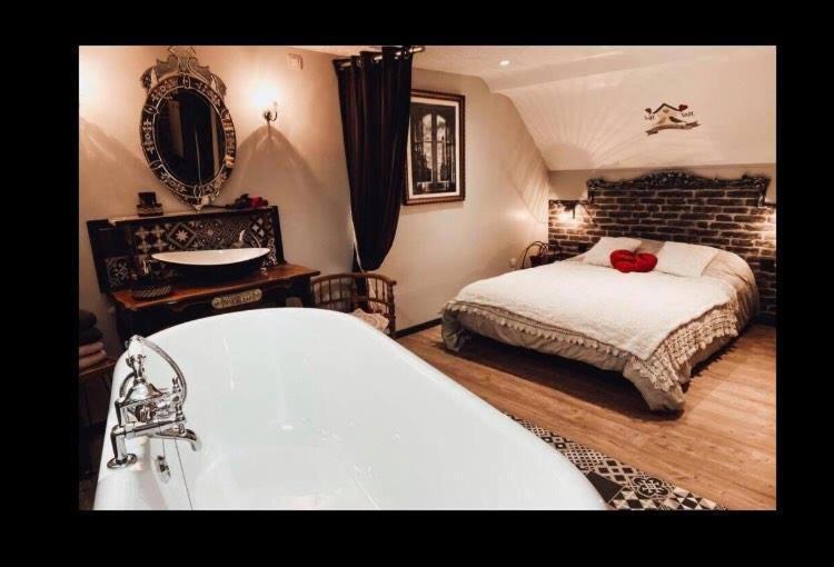 Appartement Romantique Parisien, Baignoire Retro Au Pied Du Lit Μπουλόν-Σιρ-Μερ Εξωτερικό φωτογραφία
