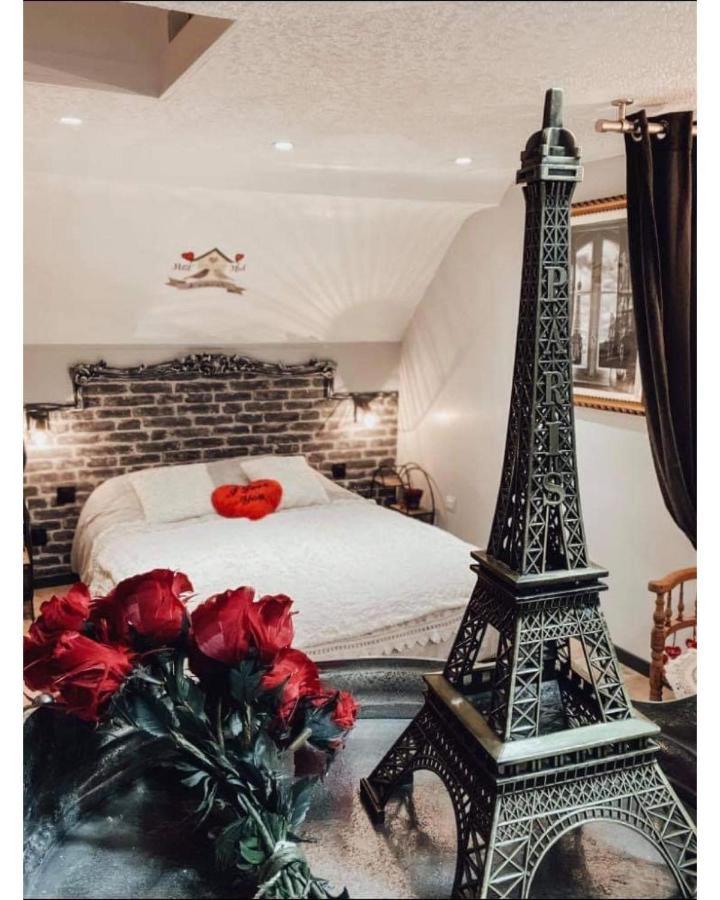 Appartement Romantique Parisien, Baignoire Retro Au Pied Du Lit Μπουλόν-Σιρ-Μερ Εξωτερικό φωτογραφία