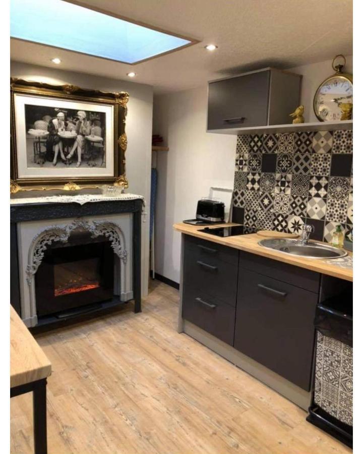 Appartement Romantique Parisien, Baignoire Retro Au Pied Du Lit Μπουλόν-Σιρ-Μερ Εξωτερικό φωτογραφία